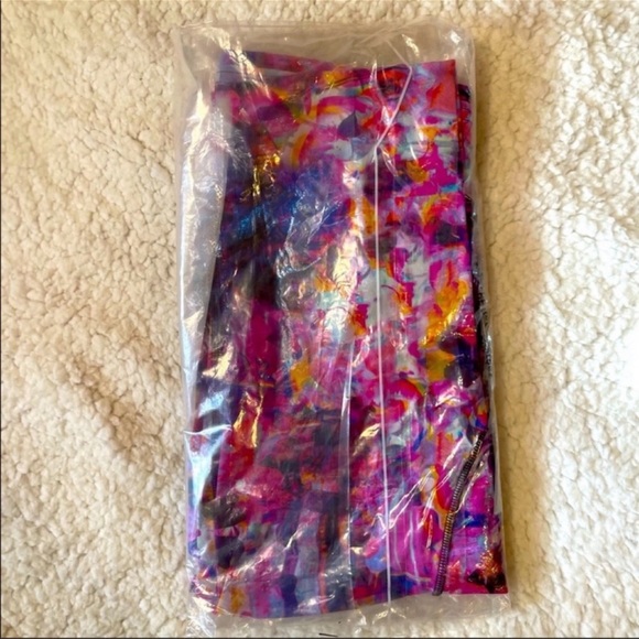 Lululemon 2021 SeaWheeze Fast and Free Tight, 23”; Flash Floral Multi; S… - Picture 6 of 6